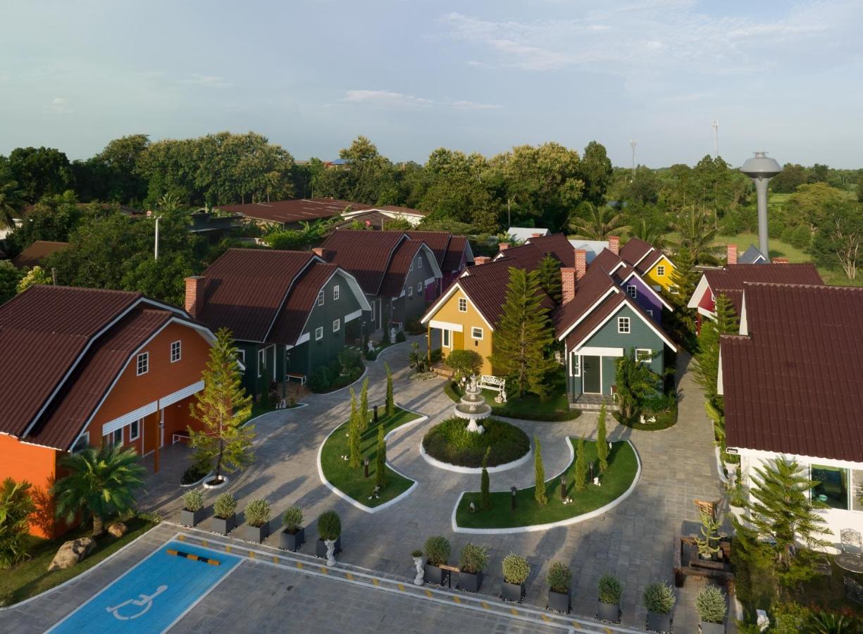 Picha Ville Resort Watthana Nakhon Exterior photo